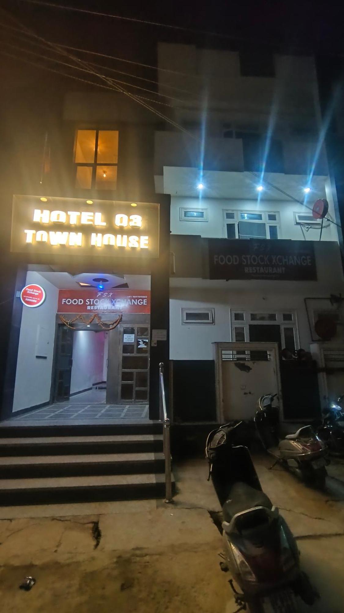 Townhouse 03 Hotel Agra  Bagian luar foto